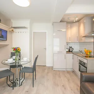 Appartement St Stephen's District-1